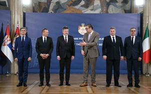 „Vučić és Kurti körbe forognak, egyre távolabb a normalizálástól”