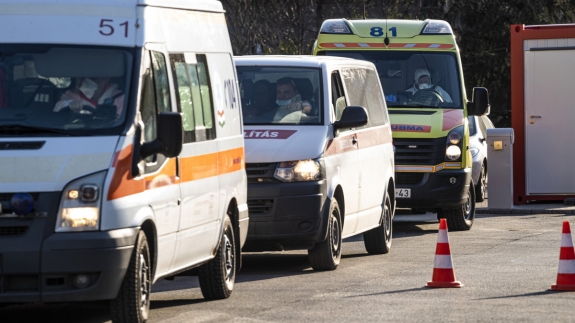 Egyrészt és legfőképp túl sok a halott