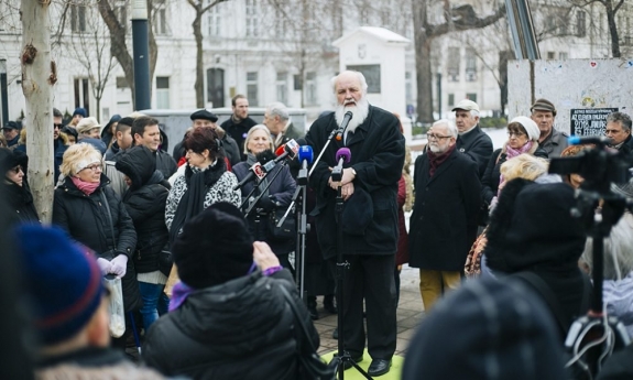 A lelkipásztor a populista ellen