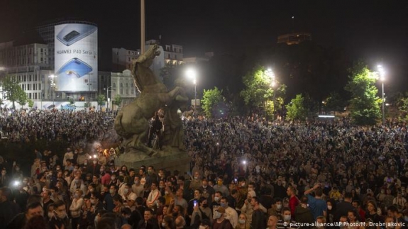 Győzelmi kudarcok a tüntetések árnyékában