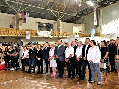 A HIÁNY KIRAKATA ÉS A MEGTÉVESZTÉS VÁSÁRA 