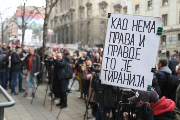 A médiaszabadság Szerbiában 2002 óta a legalacsonyabb szintre esett