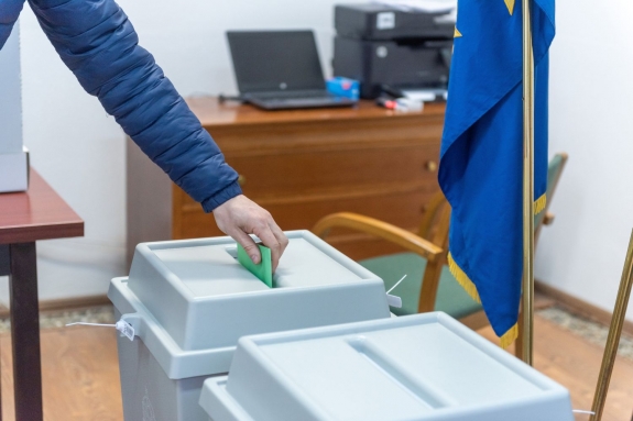 Következzen az erőszakos (nem okvetlenül véres) rendszerváltás? 